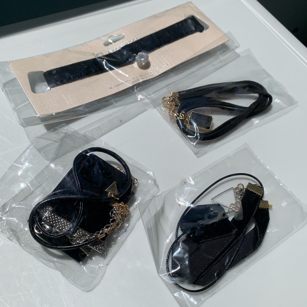 Set of 4 chokers